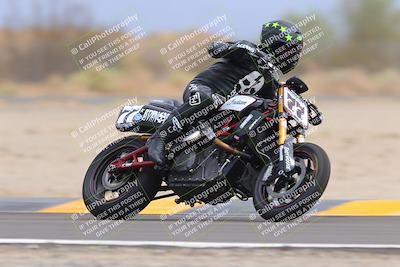 media/Sep-10-2022-SoCal Trackdays (Sat) [[a5bf35bb4a]]/Turn 6 (1140am)/